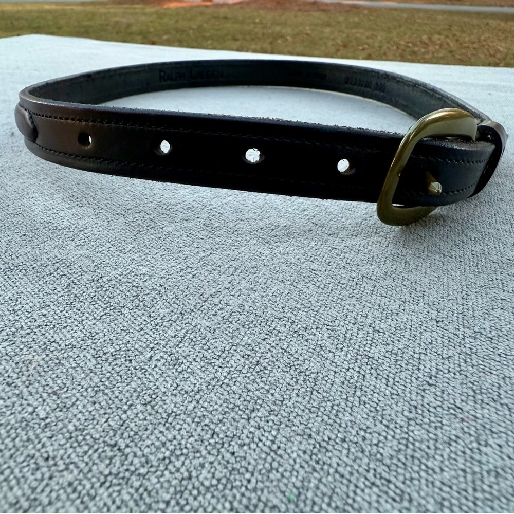 Ralph Lauren woman’s / girl’s 28 inch belt, Made in Italy Navy w/ brass buckle - Picture 2 of 5